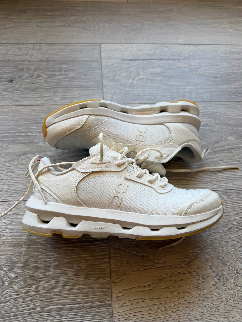 ON CLOUD CLOUDZONE MOON SNEAKERS
